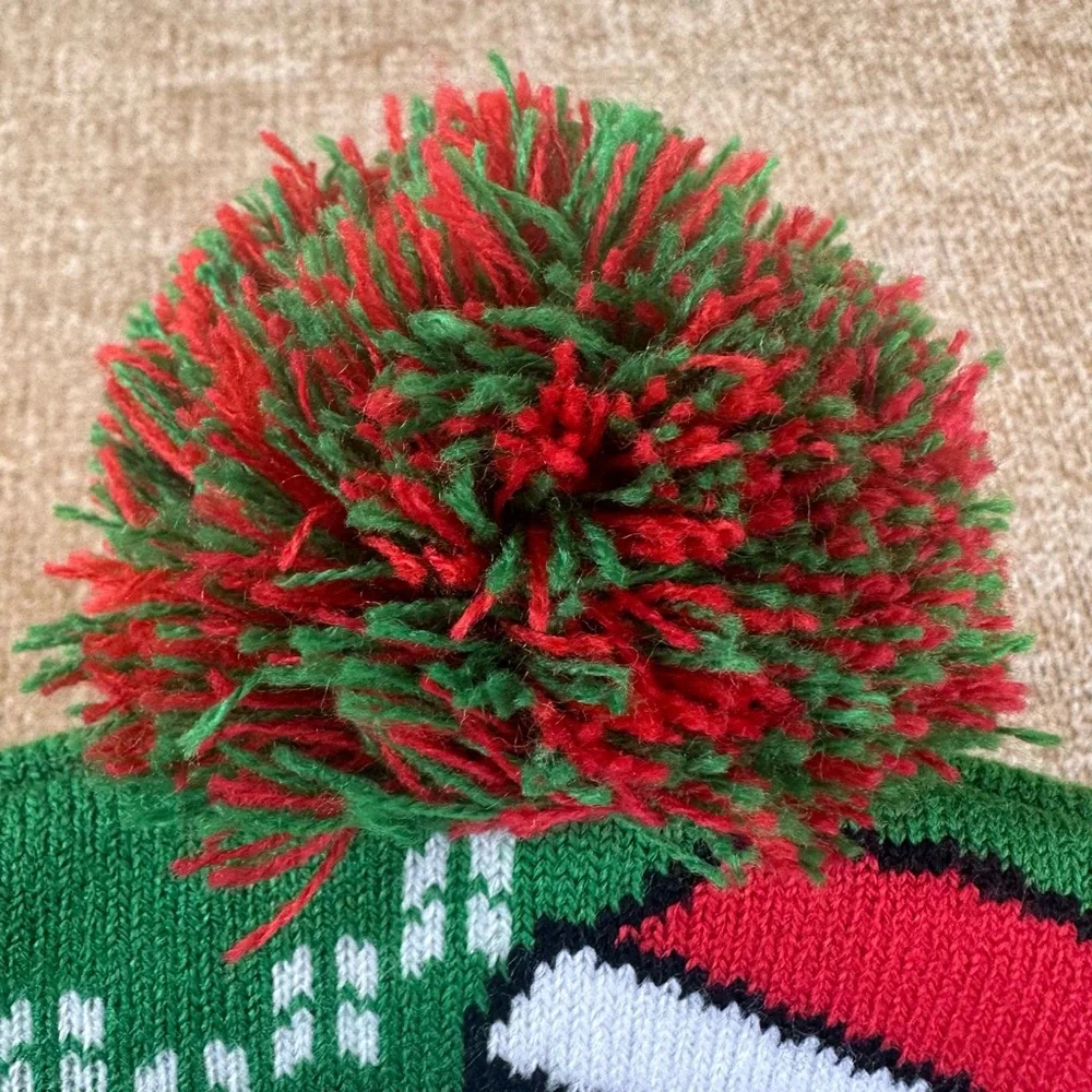 Peanuts Snoopy NWT Pom Beanie/Toboggan Hat Green/Red One Size Unisex
